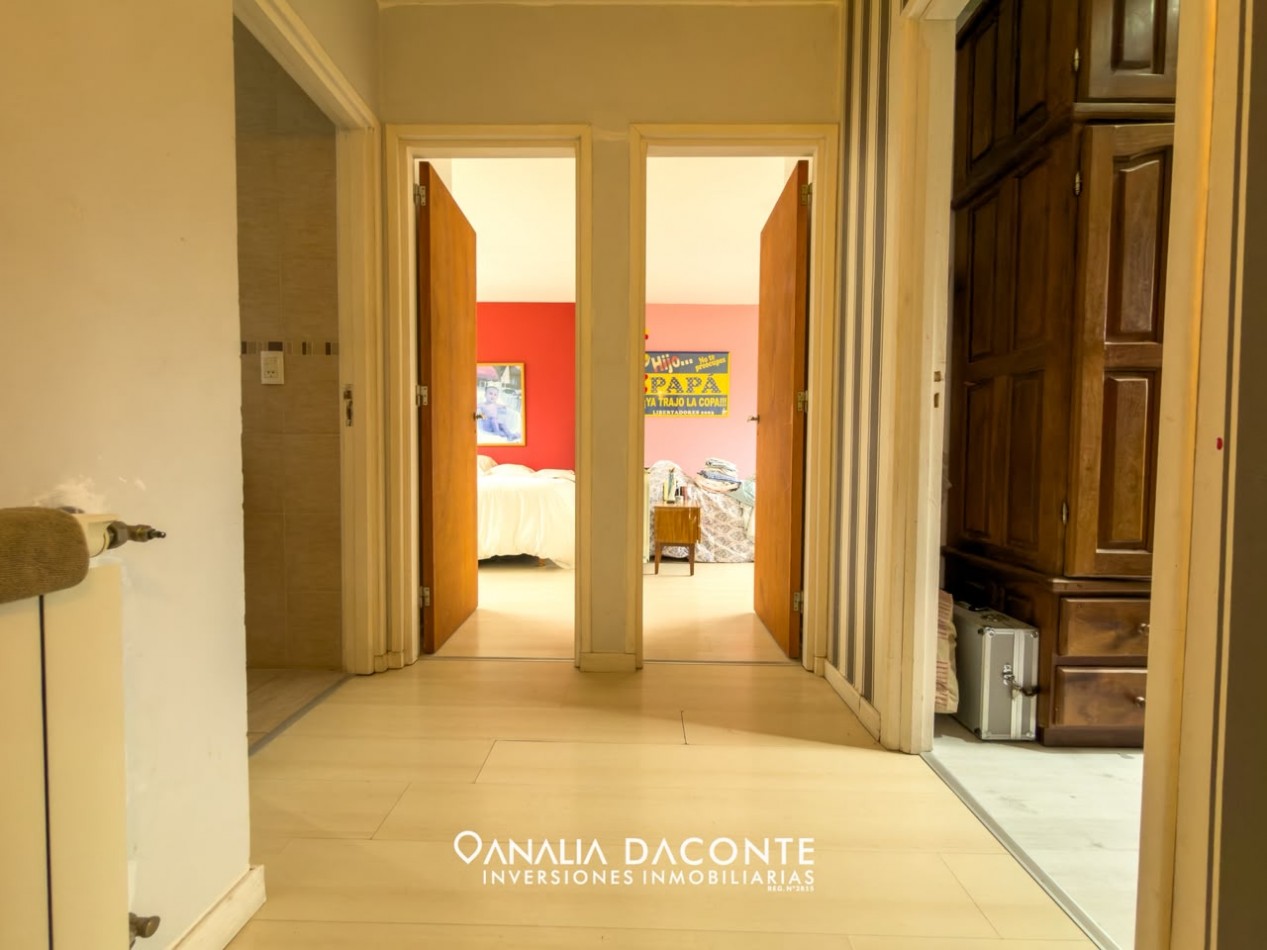 Moderno chalet 5 amb con gran parque y piscina. Barrio La Armonia