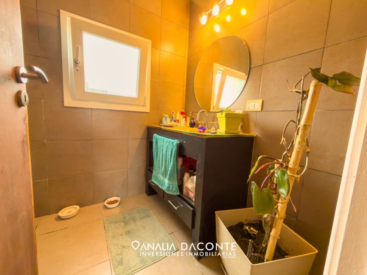 Moderno chalet 5 amb con gran parque y piscina. Barrio La Armonia