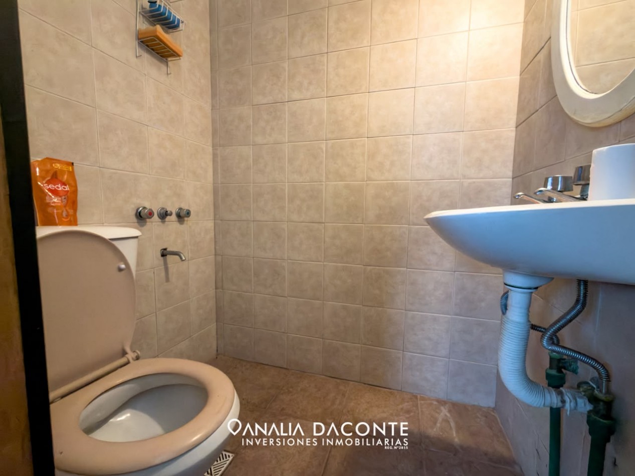Gran chalet 5 amb con parque, piscina cubierta y garage. Barrio Constitucion