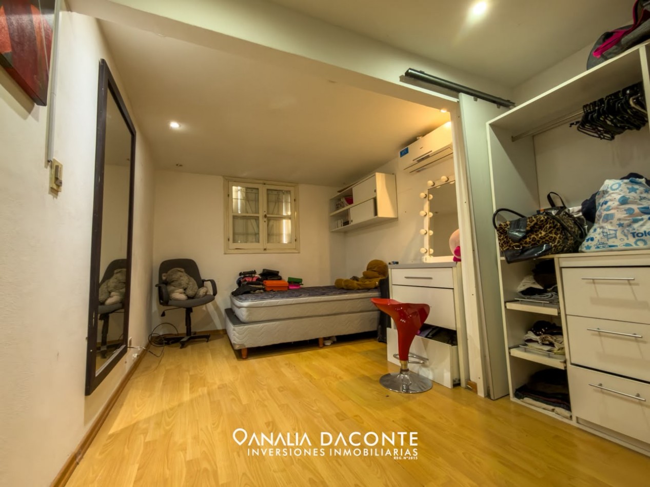 Gran chalet 5 amb con parque, piscina cubierta y garage. Barrio Constitucion