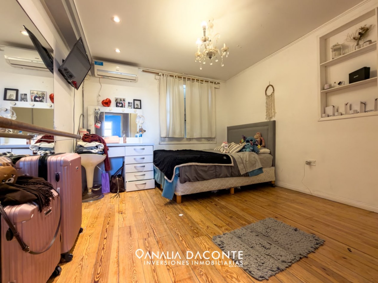 Gran chalet 5 amb con parque, piscina cubierta y garage. Barrio Constitucion