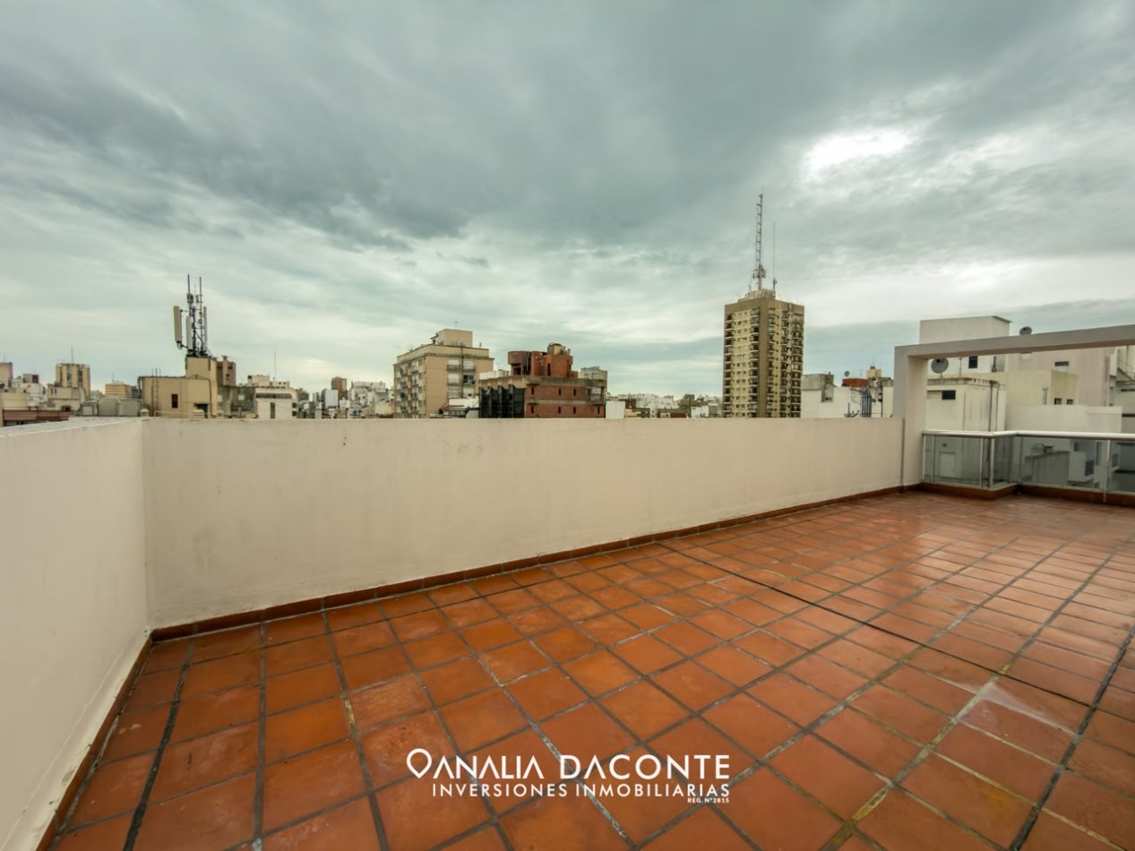 Semipiso de categoria a la a la calle con balcon y baulera. Santa Fe al 2500