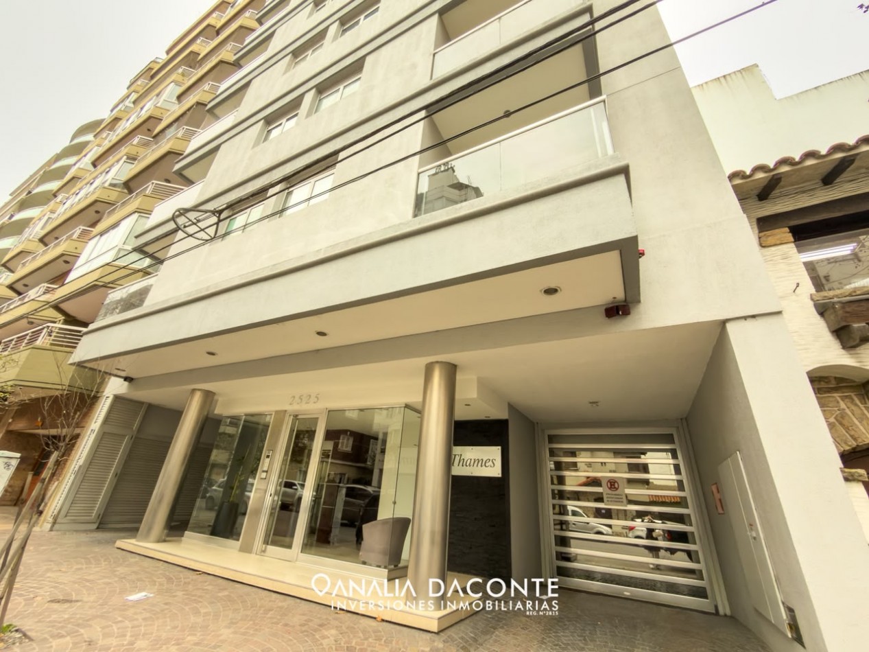 Semipiso de categoria a la a la calle con balcon y baulera. Santa Fe al 2500