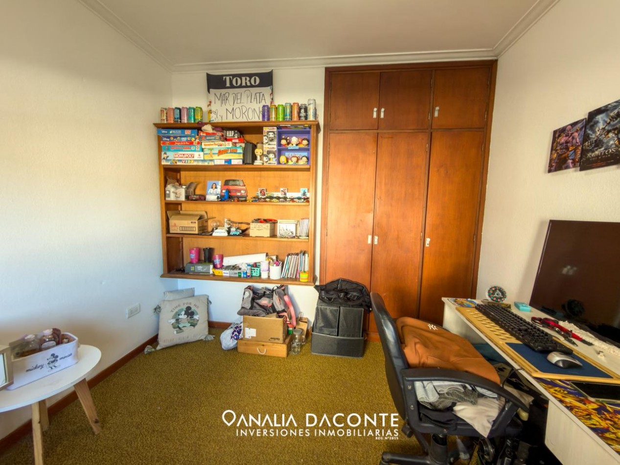 Solido chalet 4 amb + garage con dependencia. Tejedor al 1300