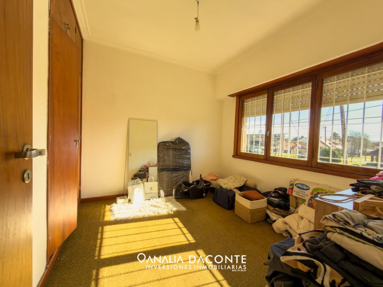 Solido chalet 4 amb + garage con dependencia. Tejedor al 1300