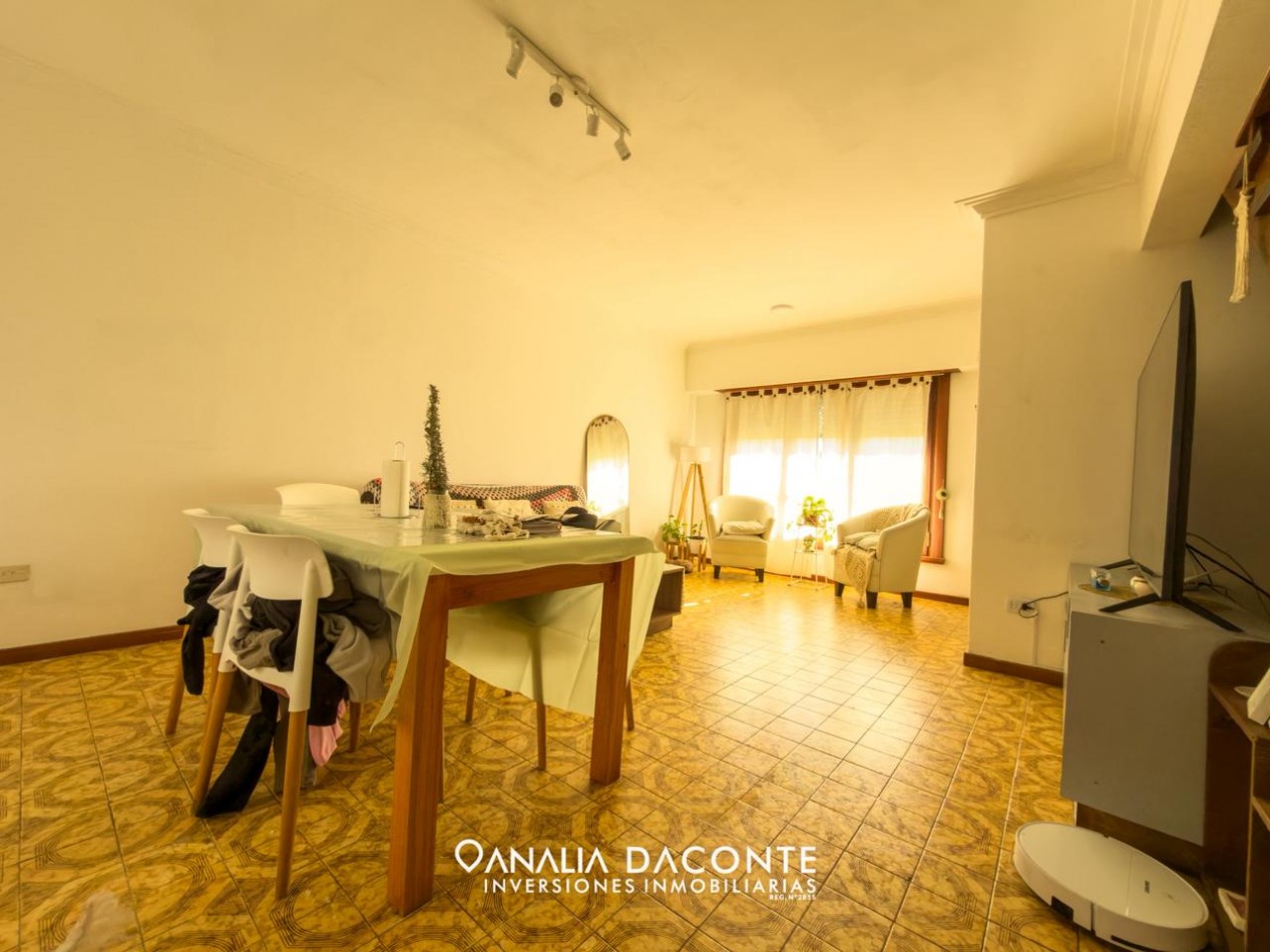 Solido chalet 4 amb + garage con dependencia. Tejedor al 1300