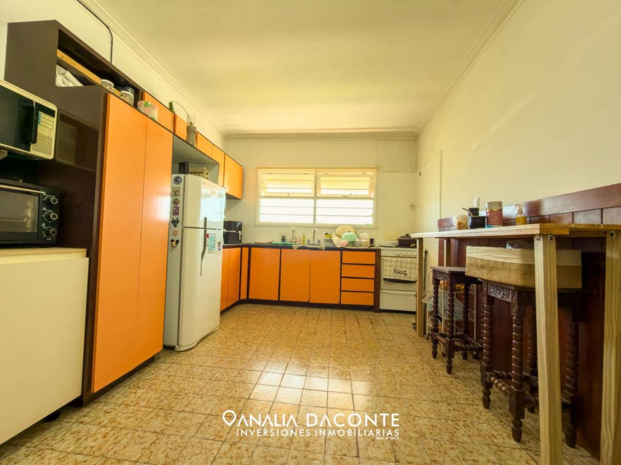 Solido chalet 4 amb + garage con dependencia. Tejedor al 1300