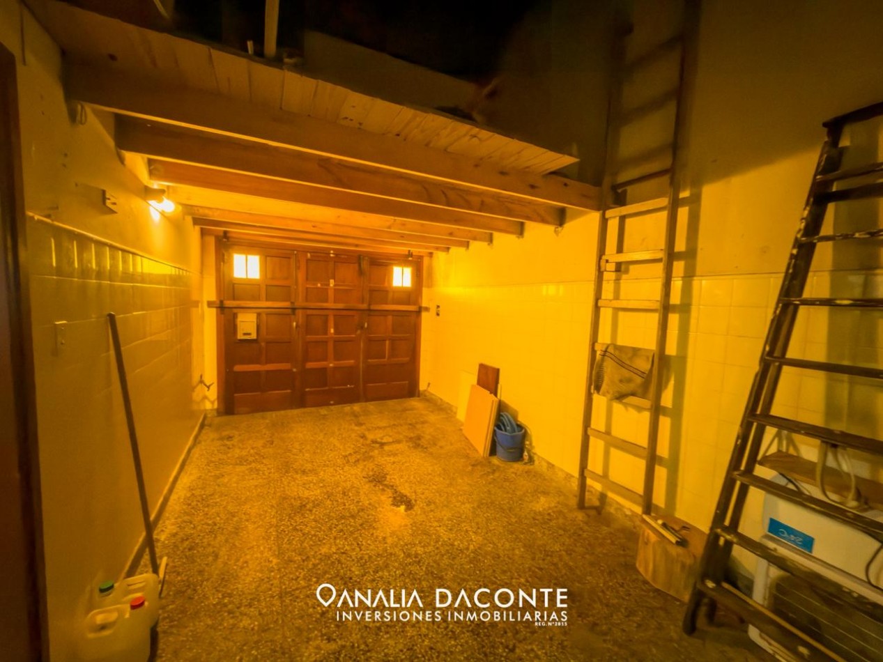 Solido chalet 4 amb + garage con dependencia. Tejedor al 1300