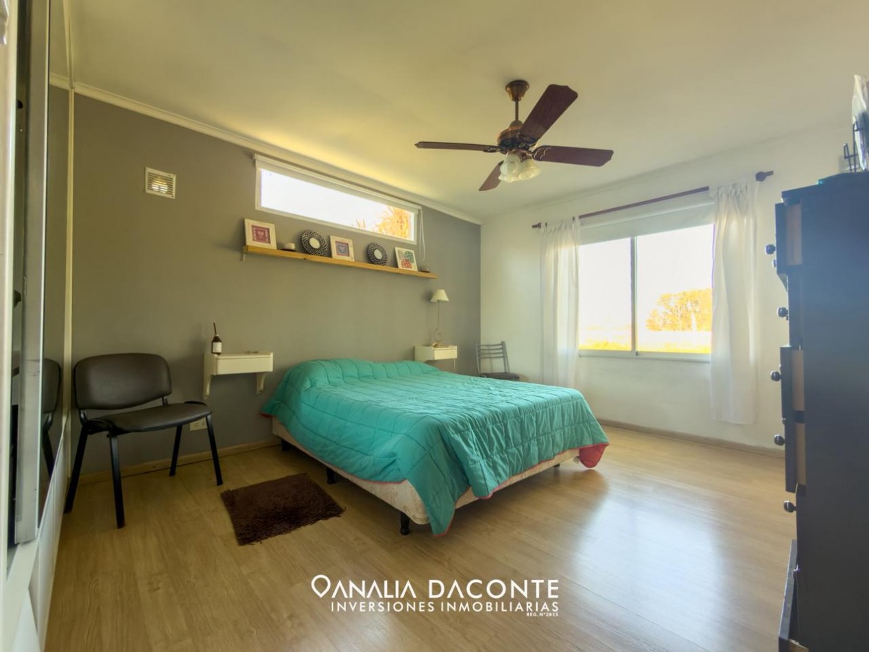 Chalet 4 amb con gran parque quincho y piscina. La Armonia