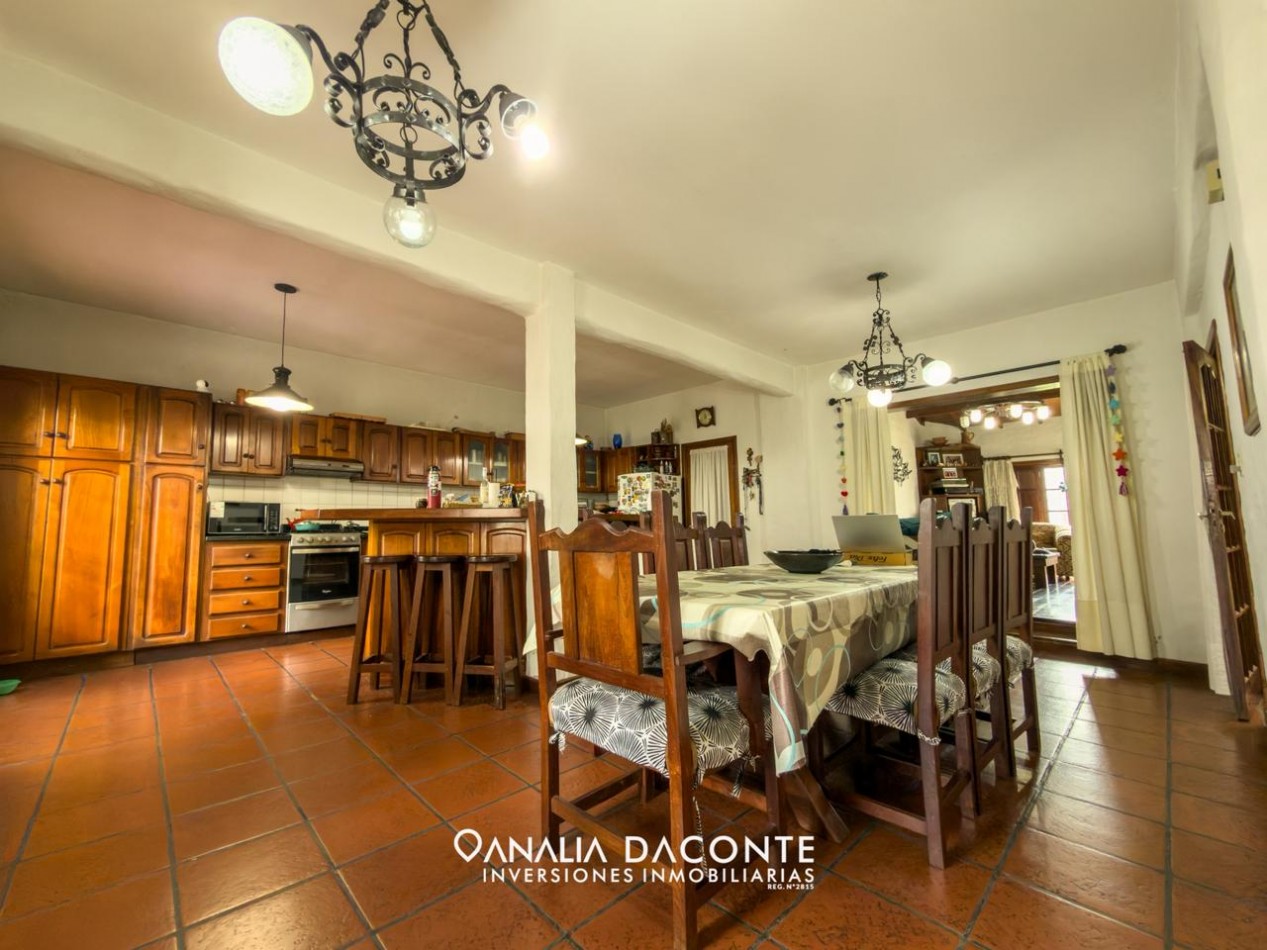 Amplio chalet 5 amb. Ituzaingo y Malvinas
