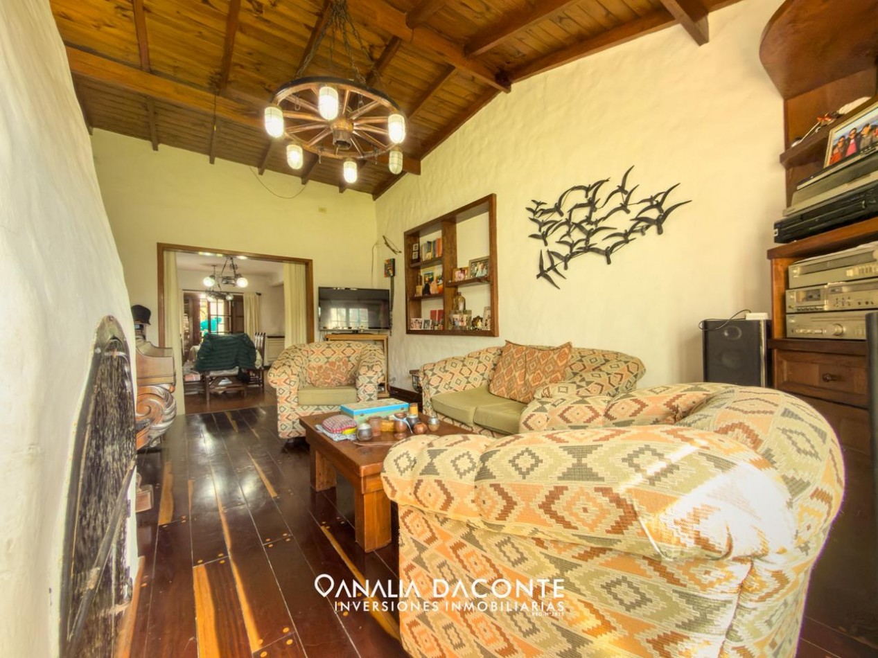 Amplio chalet 5 amb. Ituzaingo y Malvinas