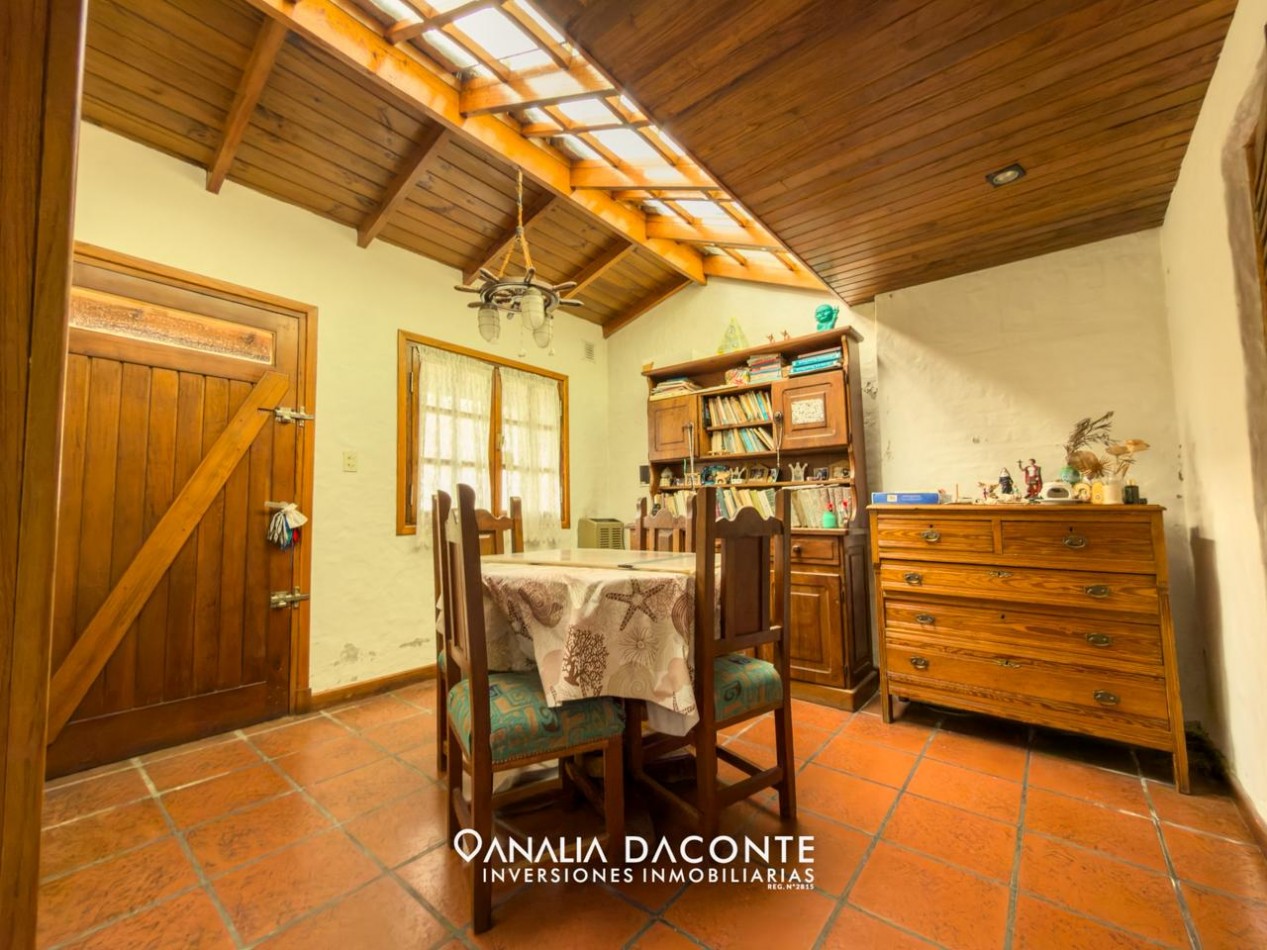 Amplio chalet 5 amb. Ituzaingo y Malvinas