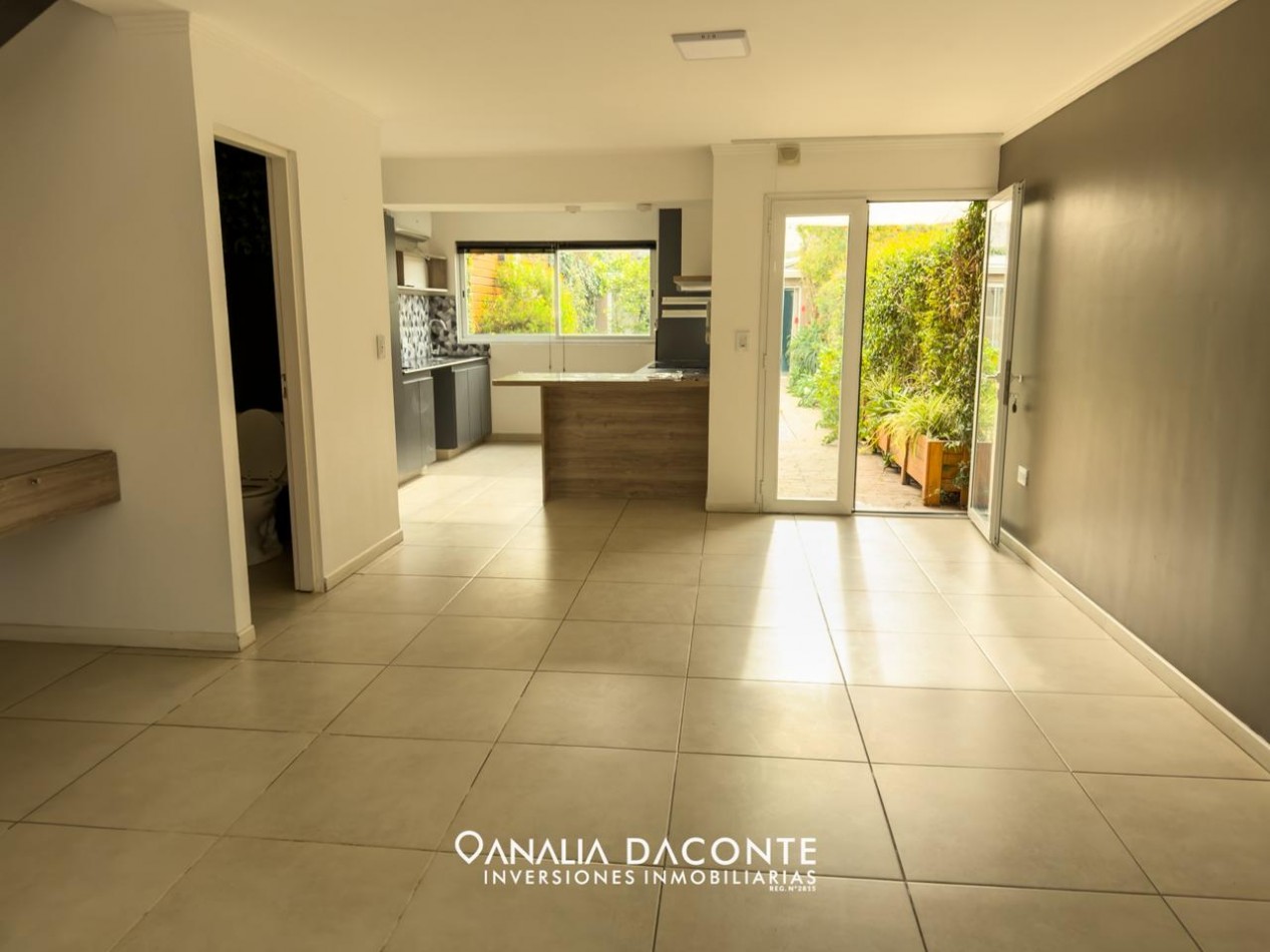 Moderno duplex 4 amb con jardin y quincho. Francia y Beruti