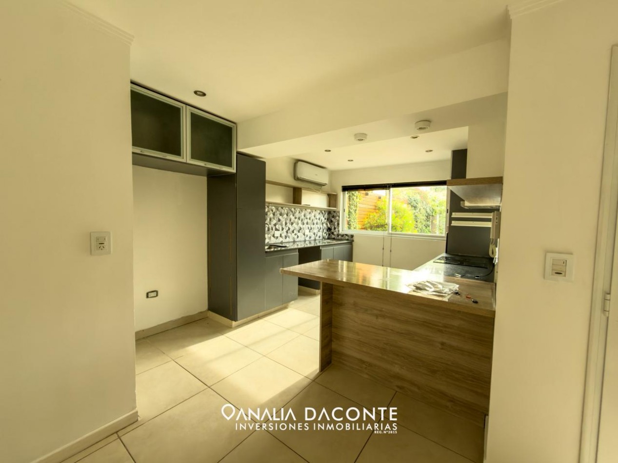 Moderno duplex 4 amb con jardin y quincho. Francia y Beruti