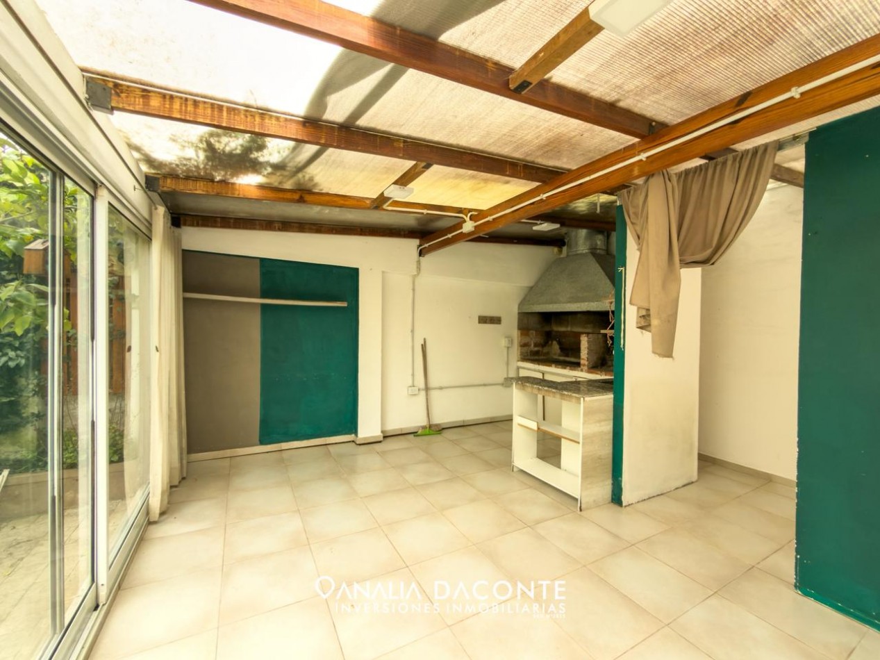 Moderno duplex 4 amb con jardin y quincho. Francia y Beruti