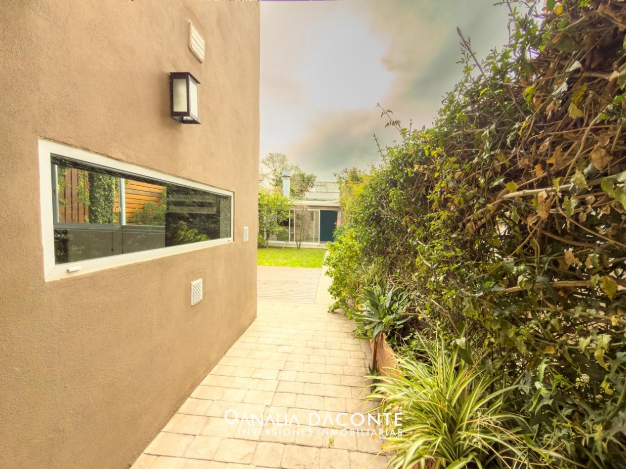 Moderno duplex 4 amb con jardin y quincho. Francia y Beruti