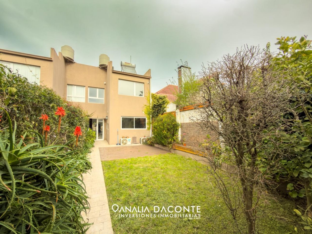 Moderno duplex 4 amb con jardin y quincho. Francia y Beruti