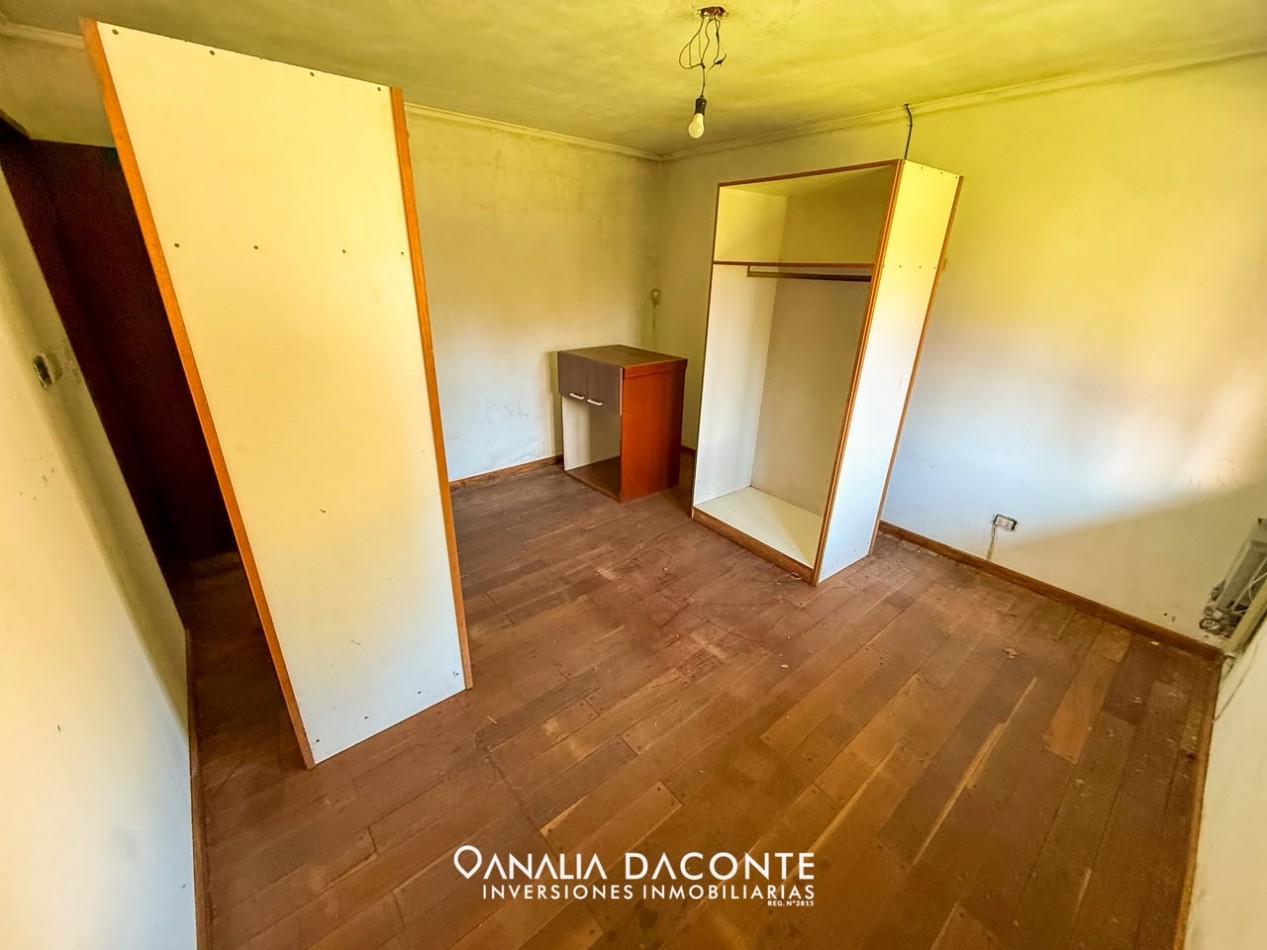 RESERVADO!!!Gran chalet 4 amb con garage pasante al parque y piscina. Lopez de Gomara al 7800