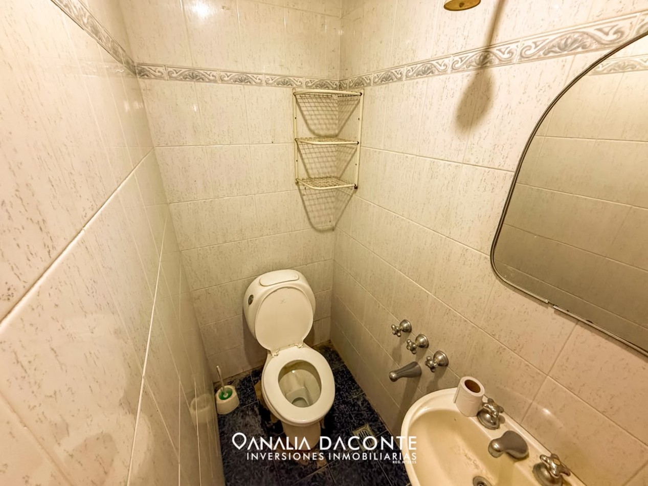 RESERVADO!!!Gran chalet 4 amb con garage pasante al parque y piscina. Lopez de Gomara al 7800