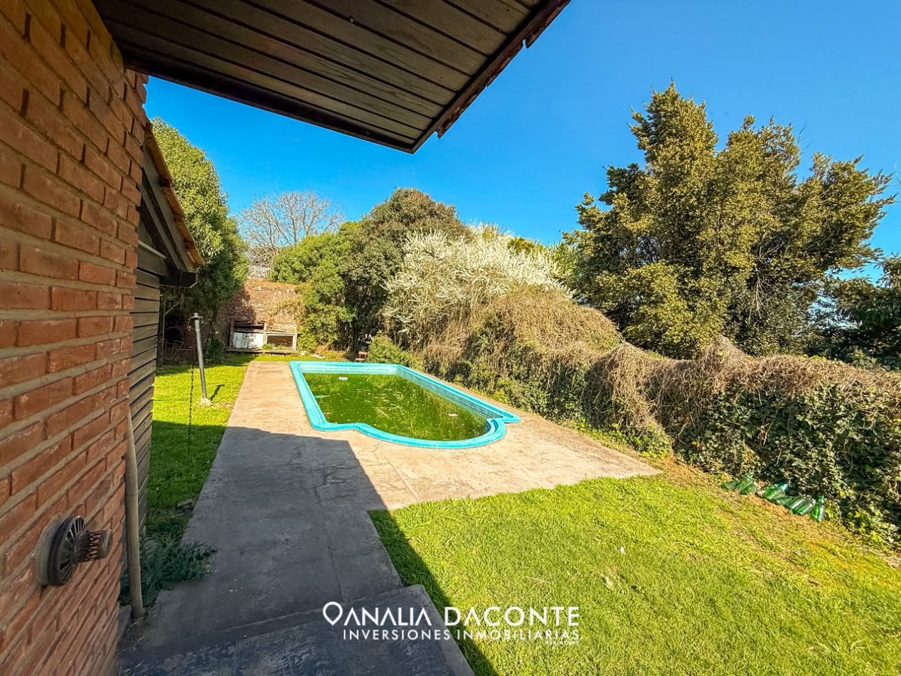 RESERVADO!!!Gran chalet 4 amb con garage pasante al parque y piscina. Lopez de Gomara al 7800