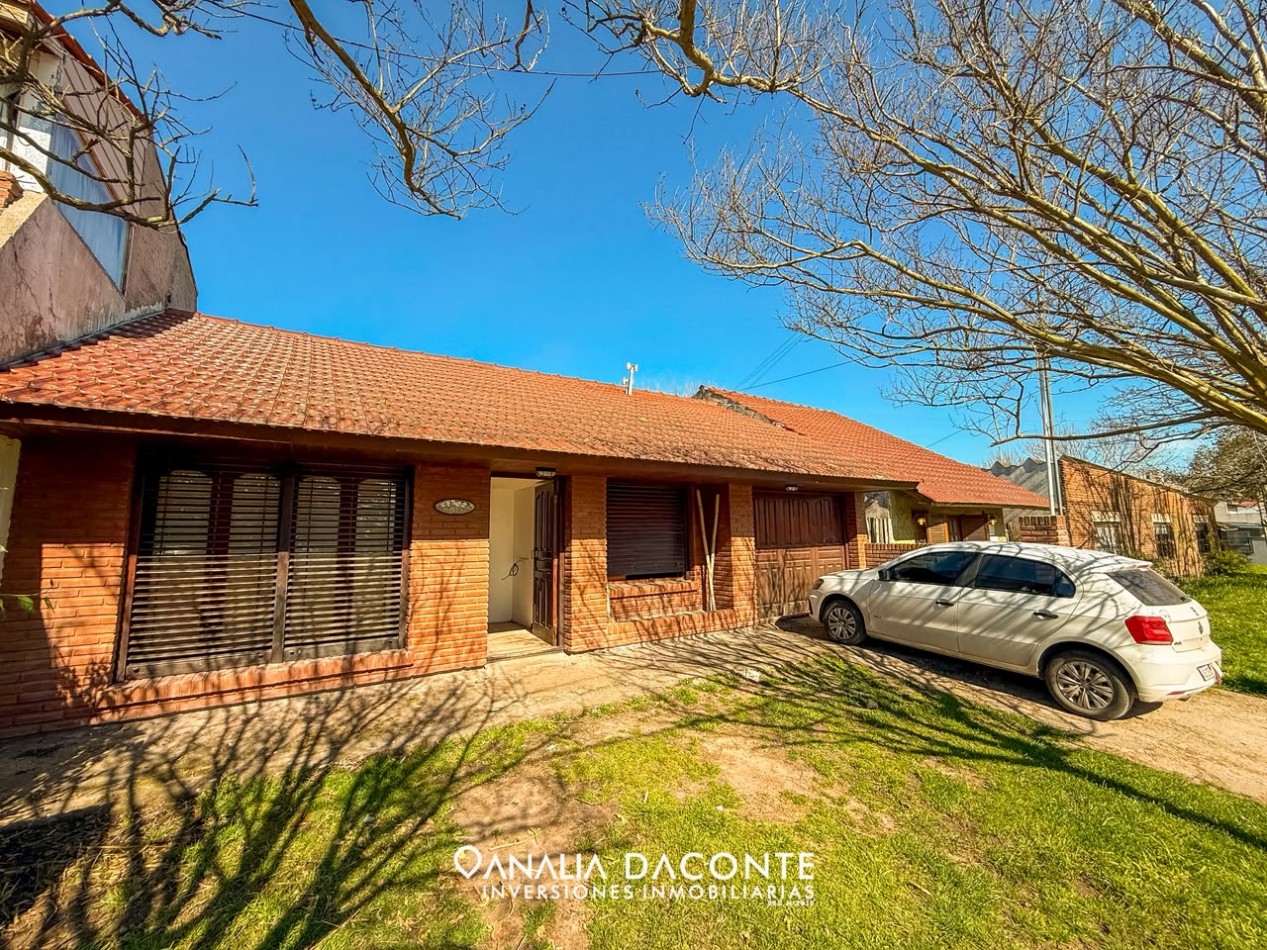 RESERVADO!!!Gran chalet 4 amb con garage pasante al parque y piscina. Lopez de Gomara al 7800