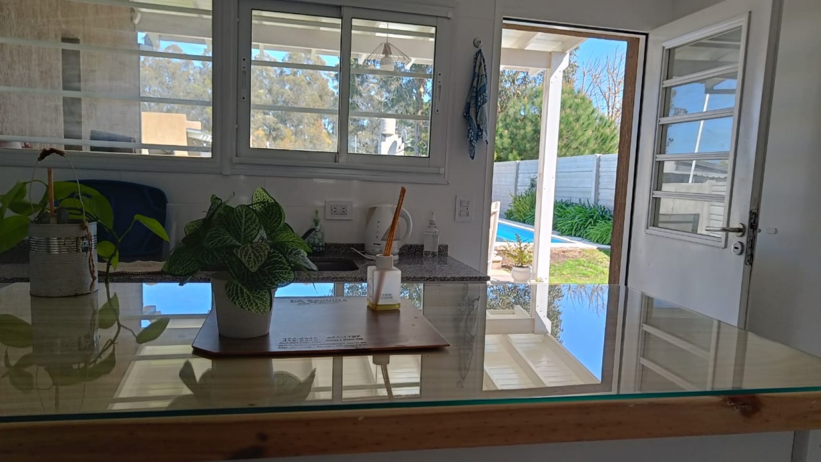 Moderna casa 3 amb en San Patricio con piscina, garage y terraza