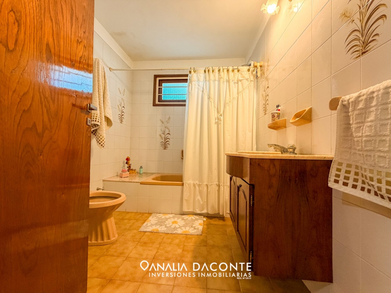 Gran chalet en esquina 4 amb en Los Pinares