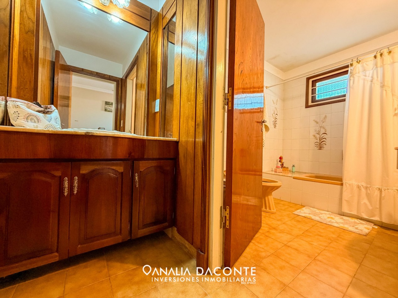 Gran chalet en esquina 4 amb en Los Pinares