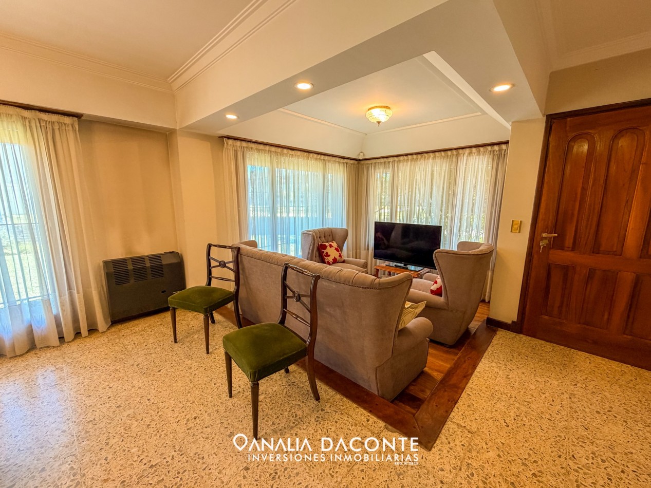 Gran chalet en esquina 4 amb en Los Pinares