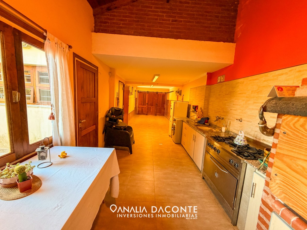 Gran chalet en esquina 4 amb en Los Pinares