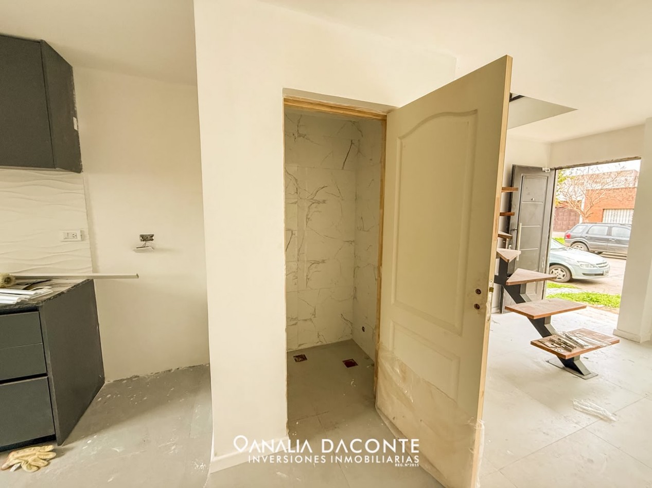 Duplex a estrenar con patio y espacio de cochera. Villa Primera