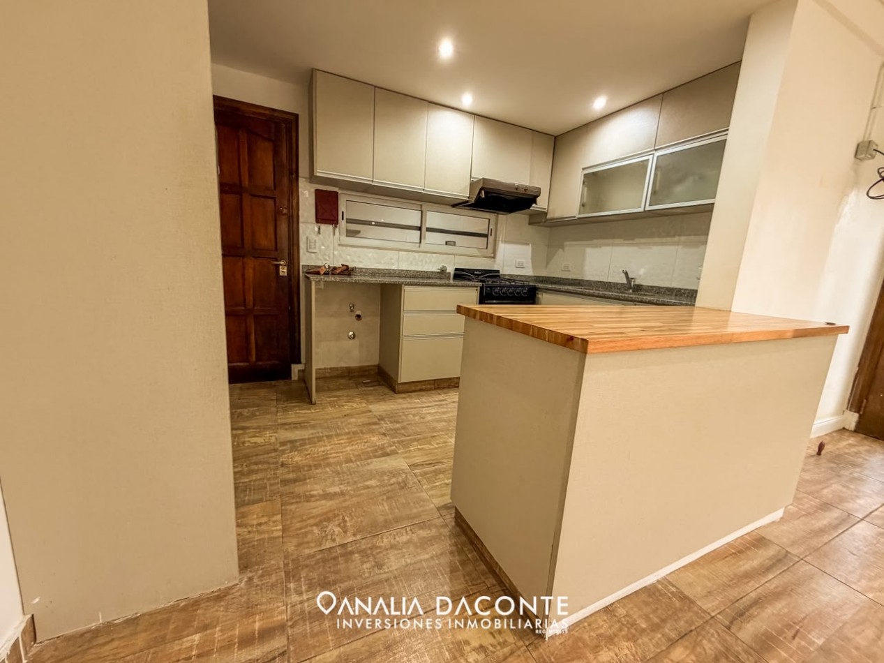 PH 2 amb en PB a la calle, reciclado con garage. Parque Luro