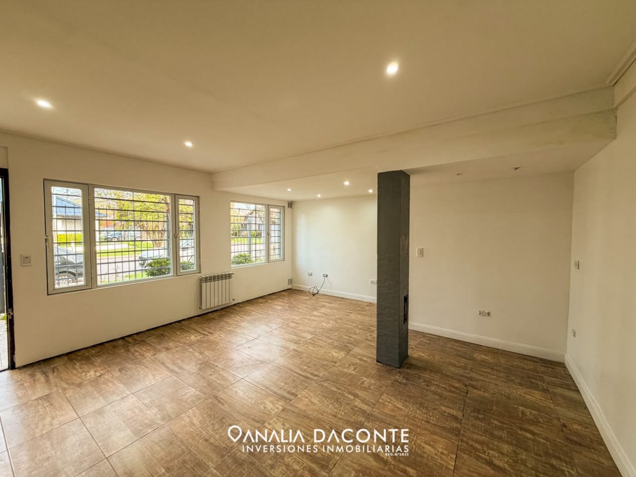 PH 2 amb en PB a la calle, reciclado con garage. Parque Luro