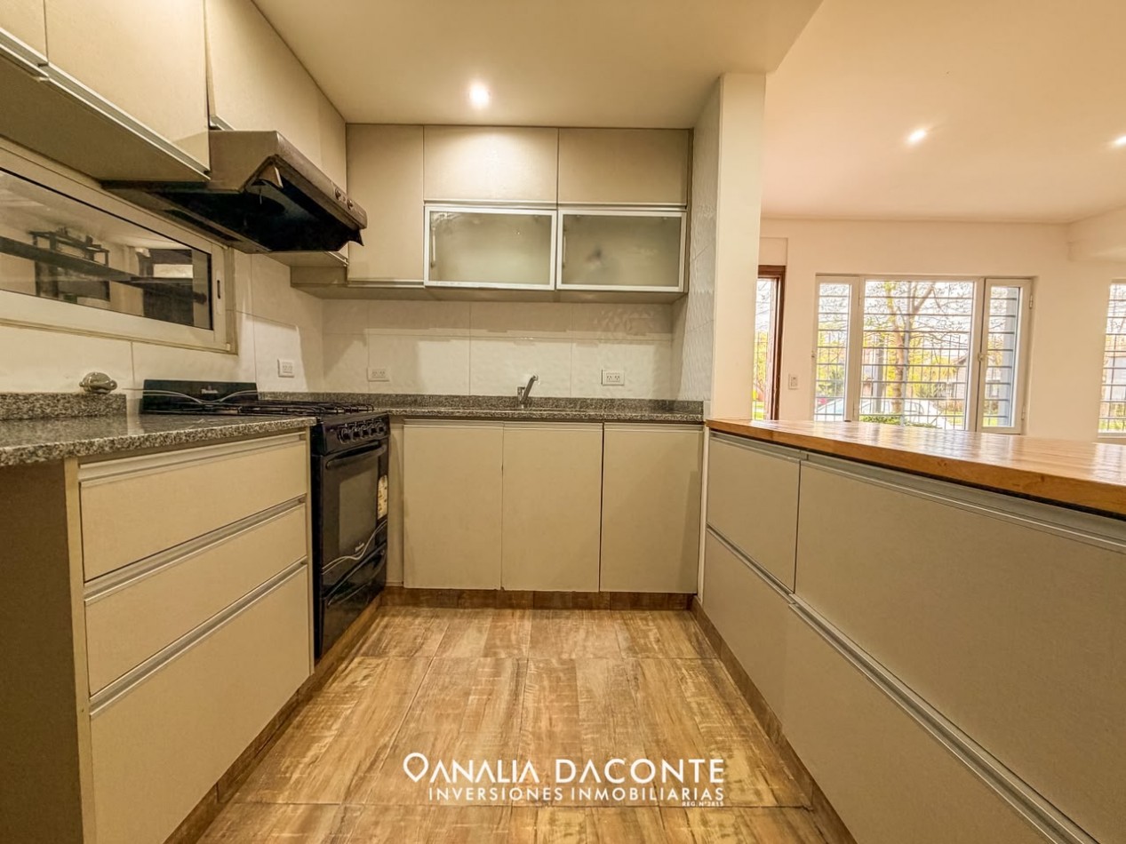 PH 2 amb en PB a la calle, reciclado con garage. Parque Luro