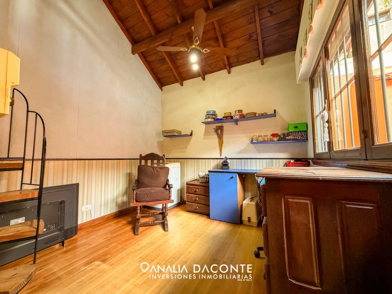 Chalet 3 amb + escritorio. Lopez de Gomara 6100