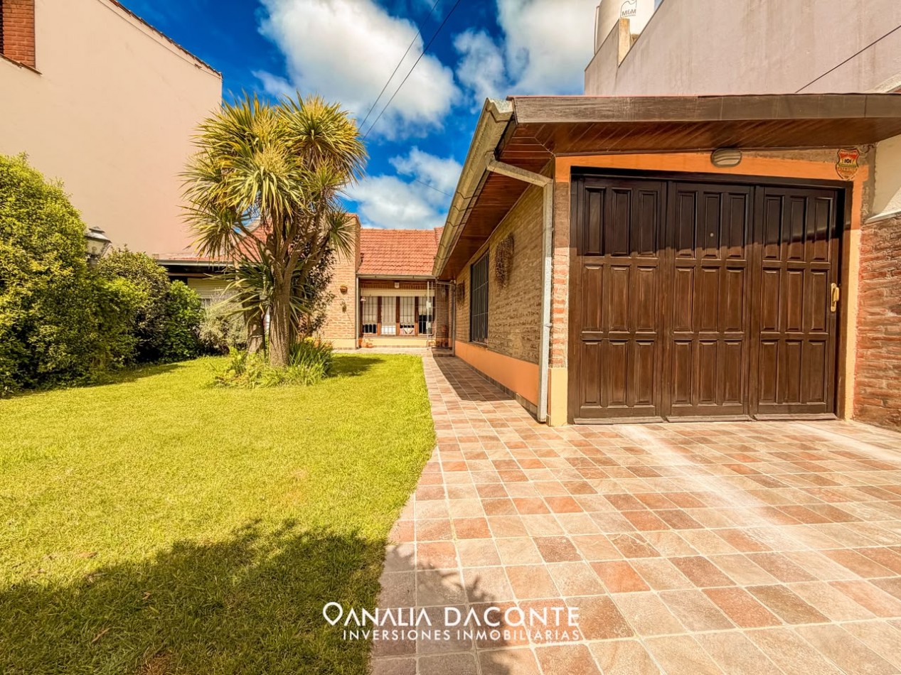 Chalet 3 amb + escritorio. Lopez de Gomara 6100