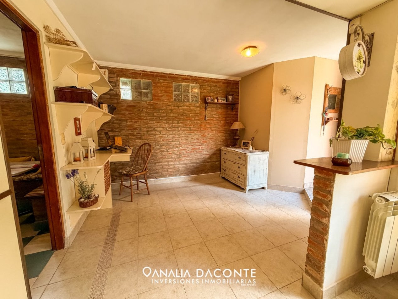 Chalet 3 amb + escritorio. Lopez de Gomara 6100
