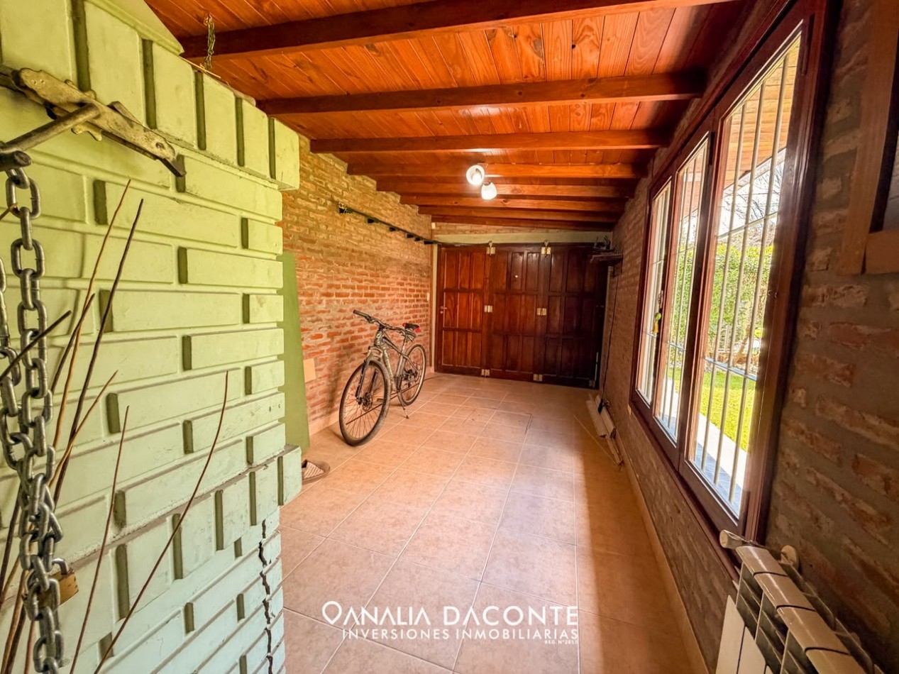 Chalet 3 amb + escritorio. Lopez de Gomara 6100
