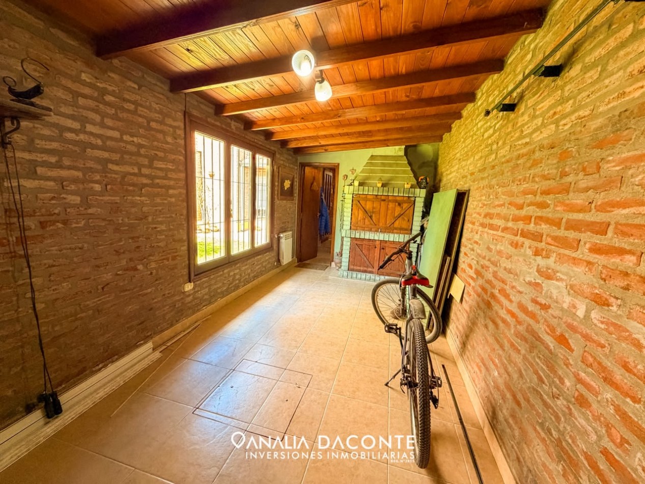 Chalet 3 amb + escritorio. Lopez de Gomara 6100