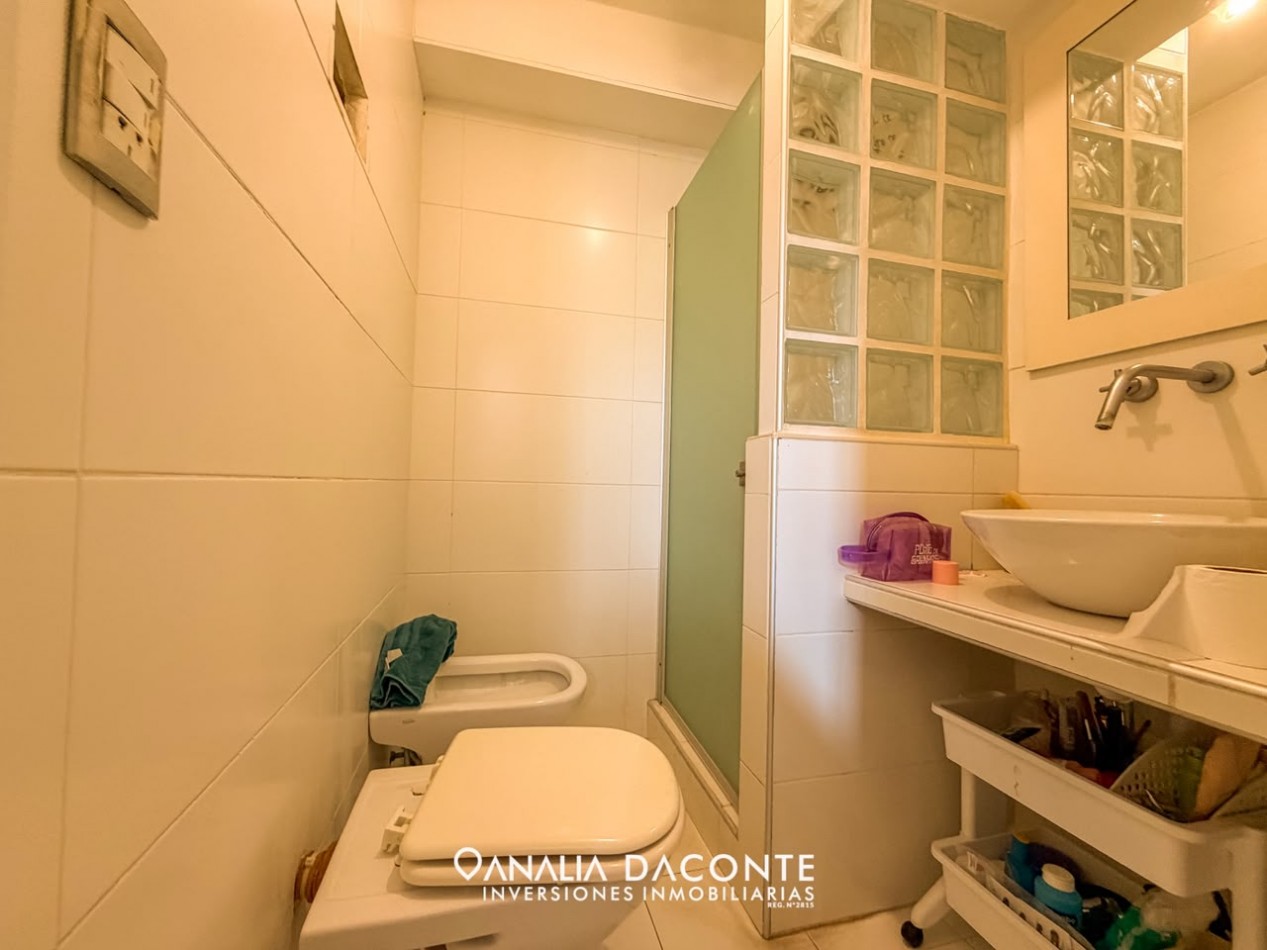 Moderno chalet 5 amb con piscina climatizada y quincho. Florisbelo Acosta al 5700
