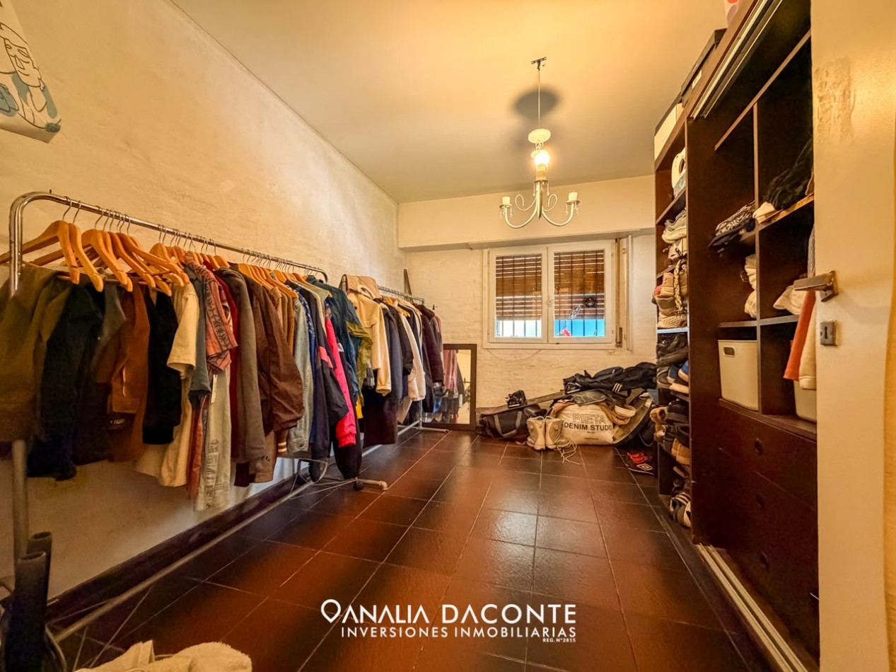 Moderno chalet 5 amb con piscina climatizada y quincho. Florisbelo Acosta al 5700