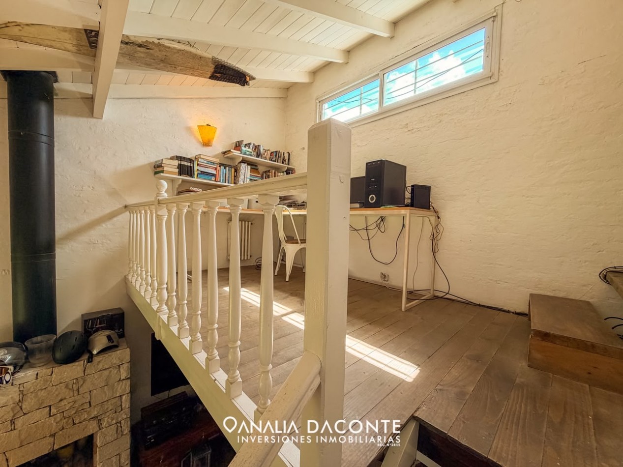 Moderno chalet 5 amb con piscina climatizada y quincho. Florisbelo Acosta al 5700