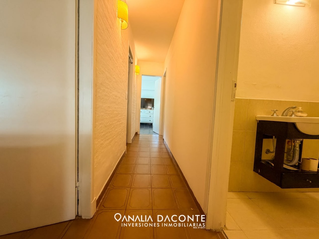 Moderno chalet 5 amb con piscina climatizada y quincho. Florisbelo Acosta al 5700
