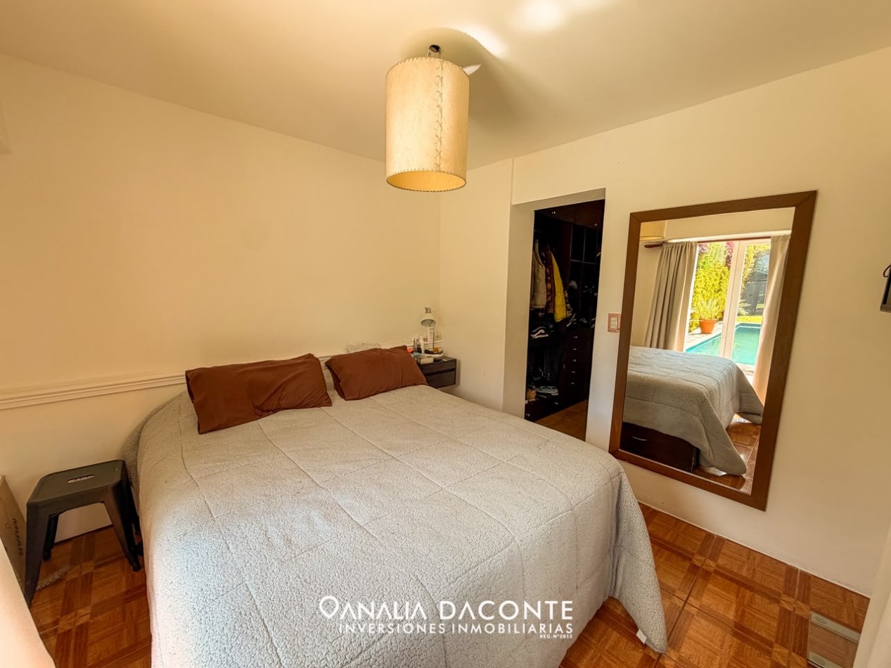 Moderno chalet 5 amb con piscina climatizada y quincho. Florisbelo Acosta al 5700