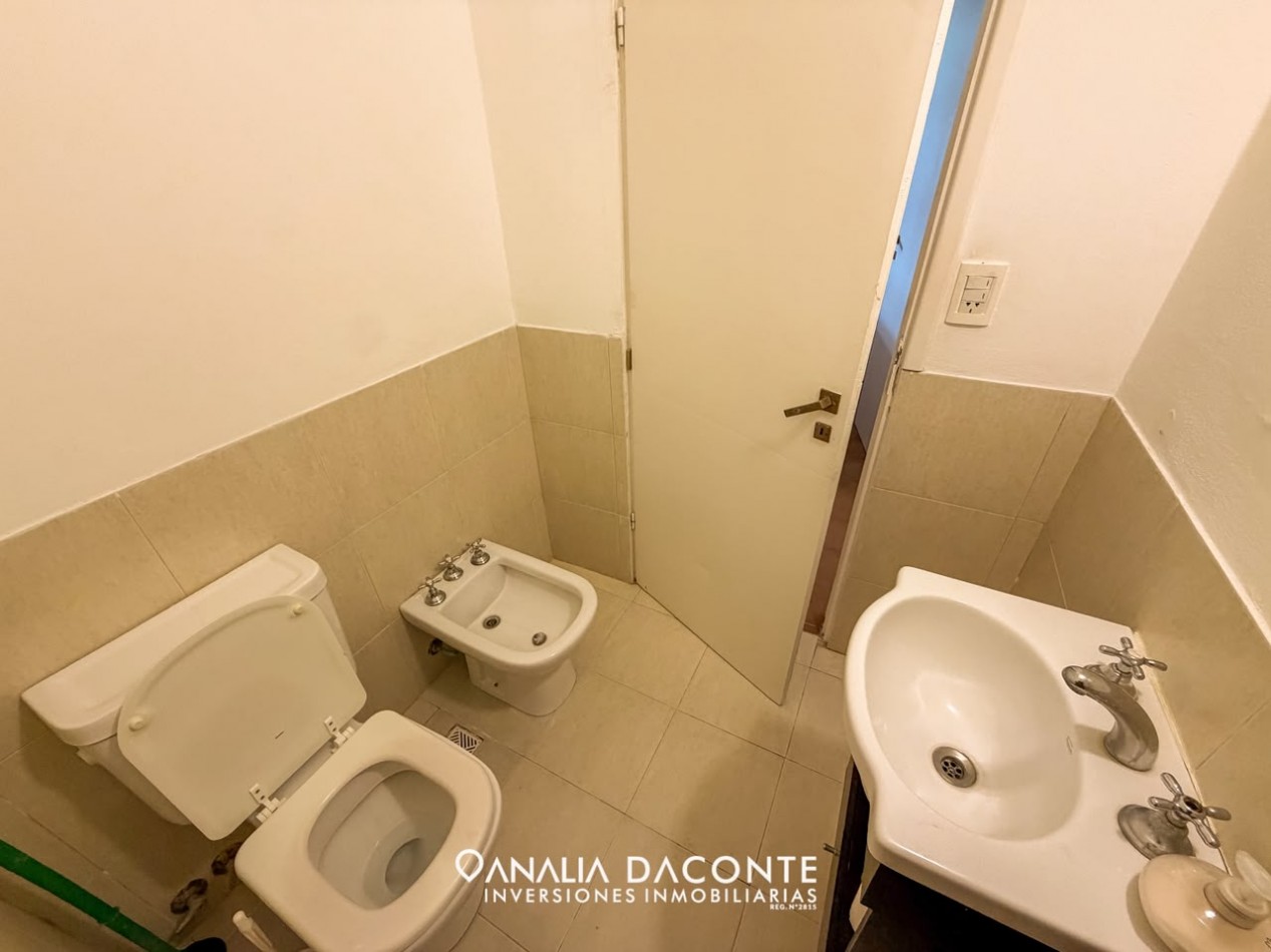 Moderno chalet 5 amb con piscina climatizada y quincho. Florisbelo Acosta al 5700