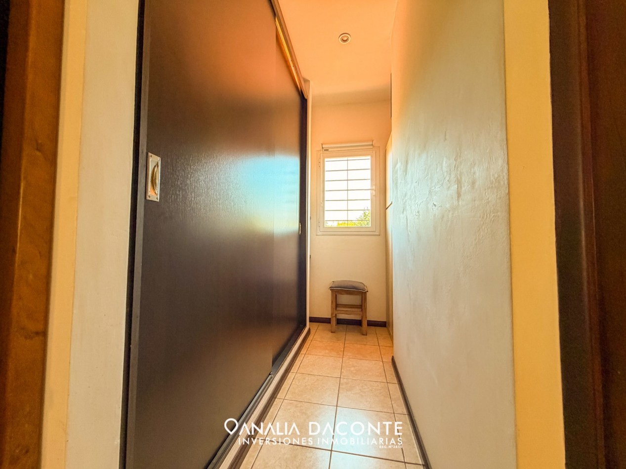 Chalet 4 amb con parque y garage en Caisamar