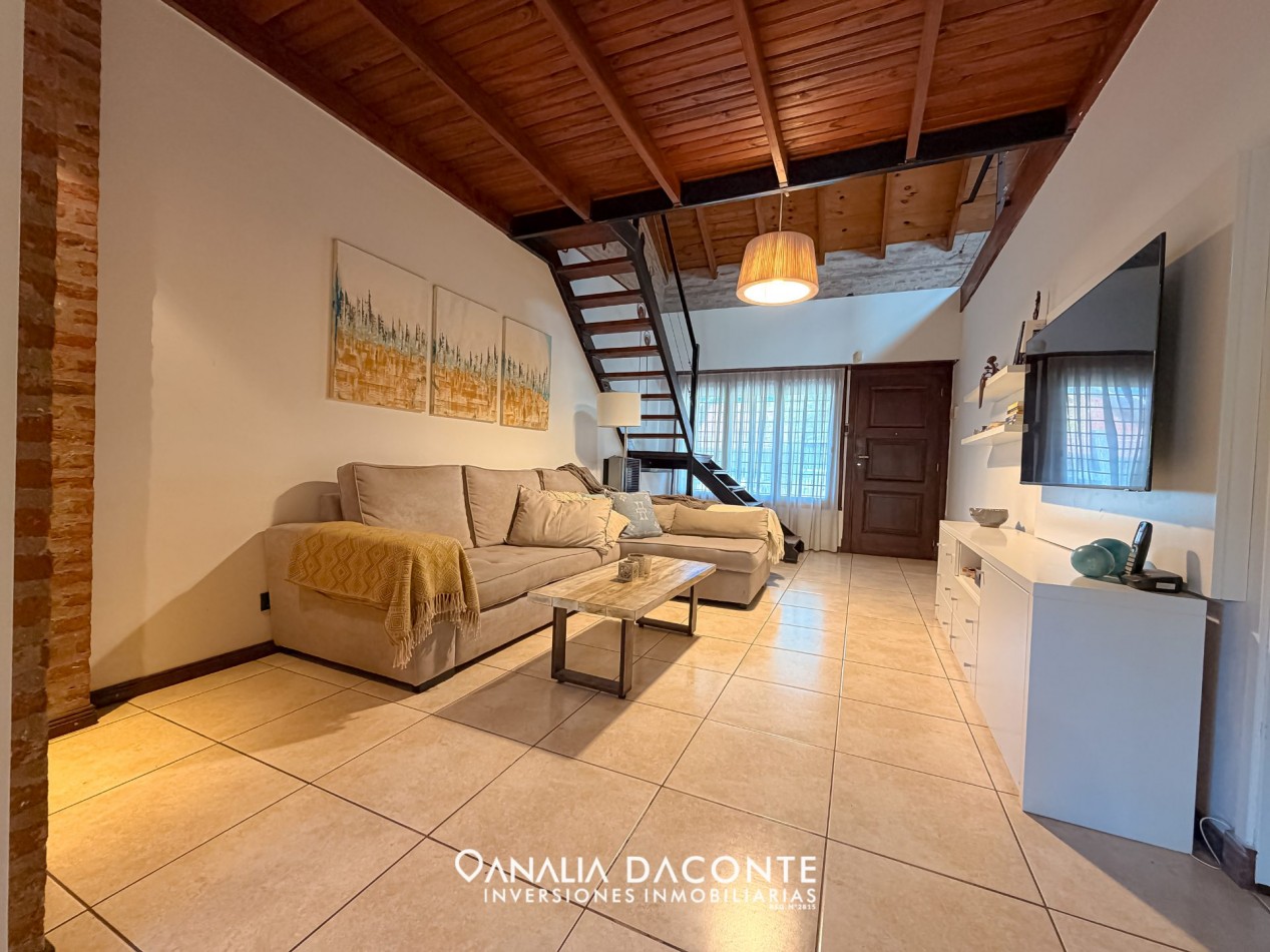 Chalet 4 amb con parque y garage en Caisamar