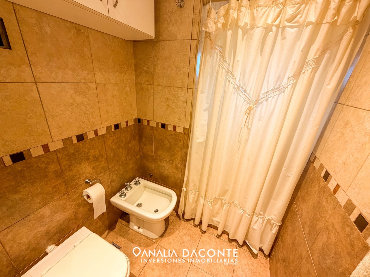 Chalet 4 amb con parque y garage en Caisamar