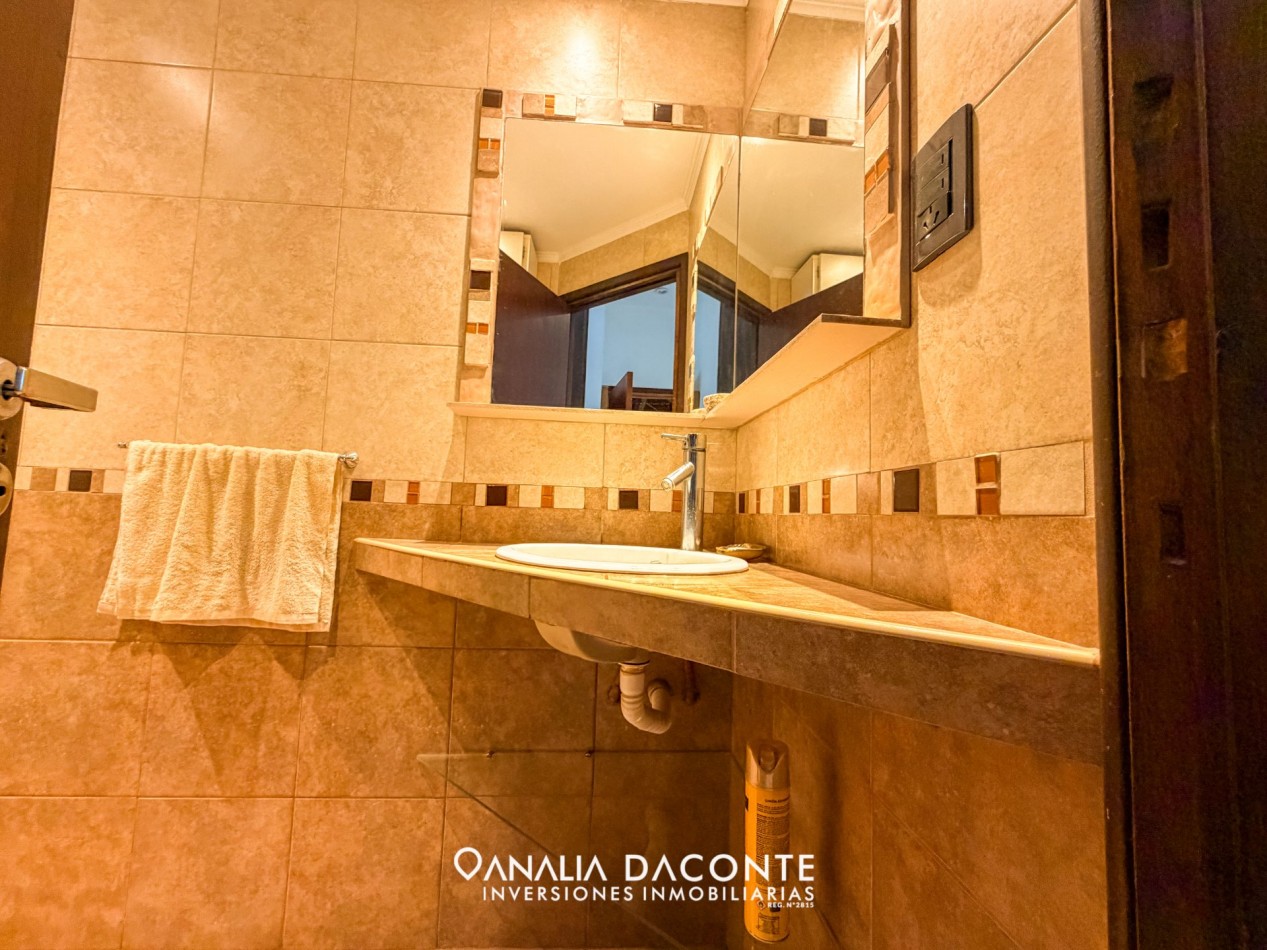 Chalet 4 amb con parque y garage en Caisamar
