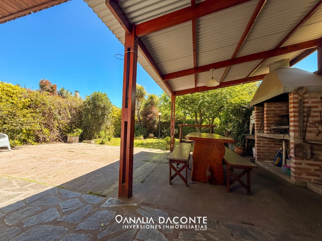 Chalet 4 amb con parque y garage en Caisamar